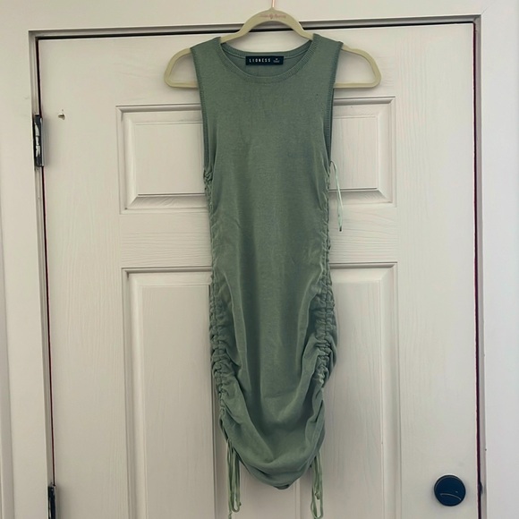 Lioness Dresses & Skirts - Dress